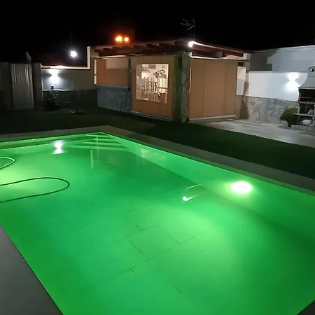 Con Piscina Privada Cerca De La Playa Holiday home